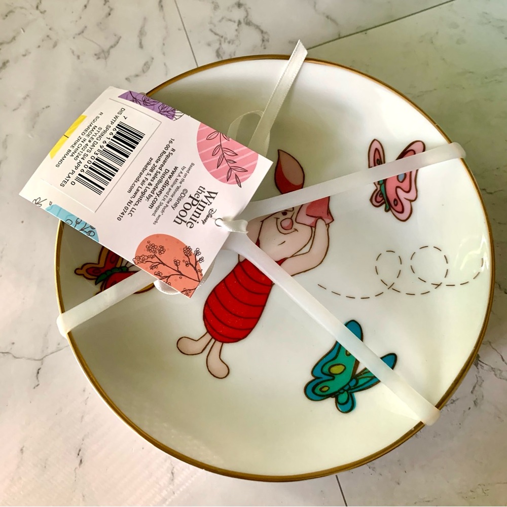 Disney Winnie the Pooh & Friends Set of 4 Appetizer Plates  6 in - Picture 2 of 3